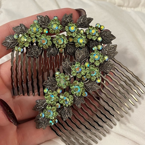 Light Green Crystal Flower Hair Combs (NWOT) - Picture 4 of 4